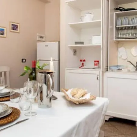 Apartment Borgo San Jacopo Flats Florence